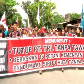 Aksi solidaritas untuk masyarakat adat Pandumaan-Sipituhuta di Kota Medan, Sumatera UtaraAksi solidaritas untuk masyarakat adat Pandumaan-Sipituhuta di Kota Medan, Sumatera Utara